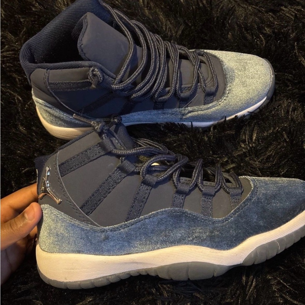 Jordan Sneakers in Blue and Gray